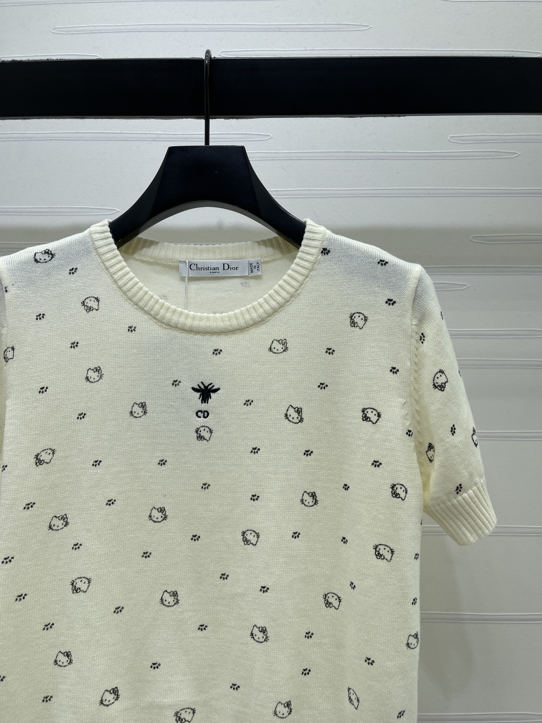Women's short sleeves